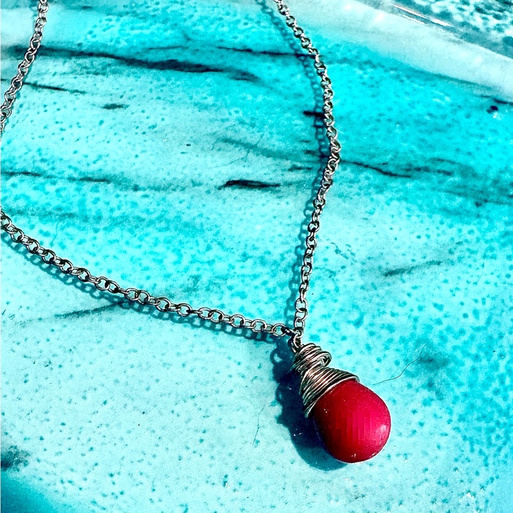Elegant Silver Necklace with Red Pendant. 925